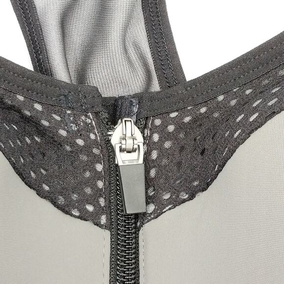 Wacoal Zipper-Front Sports Bra - Size 30D - NWT - Picture 2 of 12